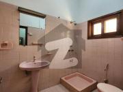 800 Sq. Yds. Well Maintained Super Luxurious Bungalow...