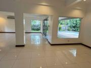 800 sqm Lot with 4 Bedrooms in Dasmariñas Village,...