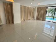 800 sqm Lot with Very Modern 4 Bedrooms in Dasmariñas...