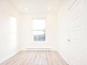 8023 Rue Berri