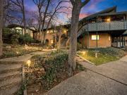 804 Valley Oaks Ct, Arlington, TX 76012