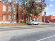 805 Russell Blvd, Saint Louis, MO 63104