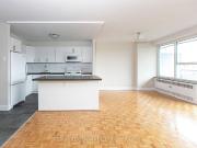 808 10 Shallmar Boulevard in Toronto: Forest Hill North...