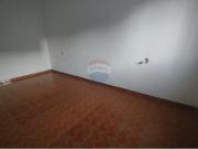 80 Área Útil Casa Alugar, 2 Dormitórios localizado em...