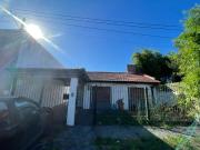 80 bis e/ 137 y 138 Los Hornos CASA DE 3 AMB