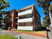 8/115 Canterbury Street, Flemington