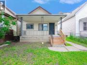 811 UNIVERSITY AVENUE East