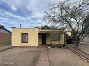814 W Budmoore Ter, Tucson, AZ 85705