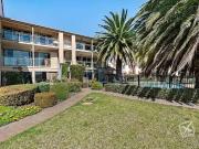 8/242 Trimmer Parade, West Lakes, SA 5021