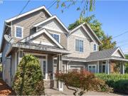 8243 ne multnomah st