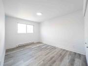 8281 Av. des Vendéens 3 Bedroom Apartment for Rent at...