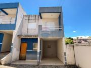 82 Área Útil Casa Alugar, 3 Dormitórios localizado em...