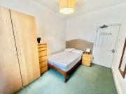82 Sir Thomas Whites Road, Coventry CV5, Room to rent,...
