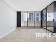 82sqm Spacious unit with study nook, enjoying bright...