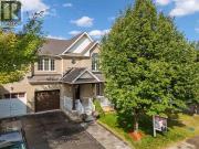 83 Matthew Boyd Crescent, Newmarket, ON, L3X 3C5 house...