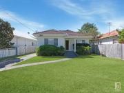 84 Pacific St, LONG JETTY House for rent Listed by...