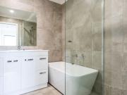 $850 per week / $3,400 Bond