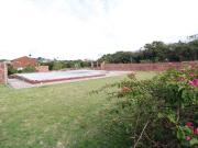 860 m² Land available in Cove Rock