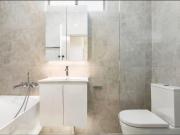 Modern and Bright Three Bedroom House with Garage