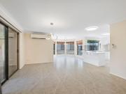 87 lakewood av, Parkinson!