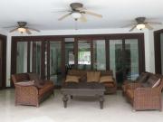 885 sqm Lot with 4 Bedrooms in Ayala Alabang Village...