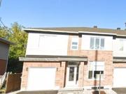 887 Pinecrest Road Ottawa ON K2B 6B1 1 Bedroom Apartment...