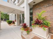 88 W Schiller Street # 2907L