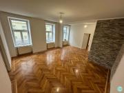 89 m² große Altbauwohnung im Mezzanin