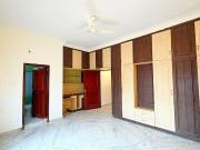 8.10 Cr 9 Years Old Villa 300 Square Yards 4 Bedroom 300...
