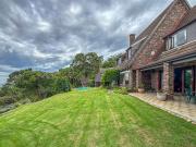6 Bedroom House in Theescombe