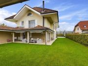 8.5 Zi. Villa mit Pool & Einliegerwohnung in Oberentfelden