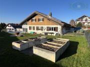 8,5 Zimmer Haus mit großem Garten in einem Wohngebiet