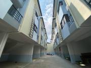 8.5M 3 Storey Residential Use with 3 Bedrooms For Sale