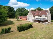 8 bed house for sale