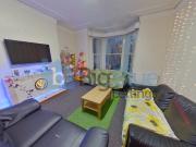 8 bed Mid Terraced House to rent in Leeds West...