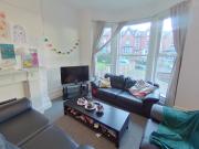8 bed Mid Terraced House to rent in Leeds West...