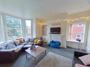 8 bed Mid Terraced House to rent in Leeds West...