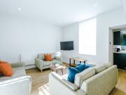 8 bed Mid Terraced House to rent in Newcastle Tyne And...