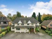 8 Bedroom Detached House