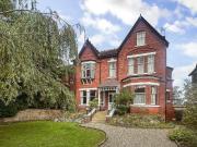 8 Bedroom Detached House