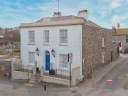 8 bedroom detached house for sale