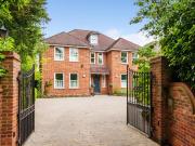 8 bedroom detached house for sale