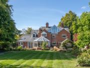 8 bedroom detached house for sale