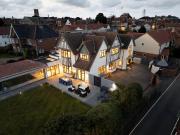 8 bedroom detached house for sale