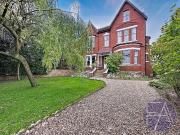 8 bedroom detached house for sale