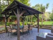 8 Bedroom Detached House For Sale In London