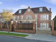8 bedroom detached house for sale in The Bishops Avenue,...