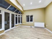 8 bedroom detached house to rent