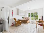 8 bedroom detached house to rent