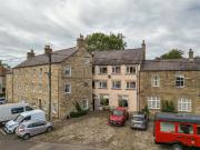 8 bedroom end of terrace house for sale